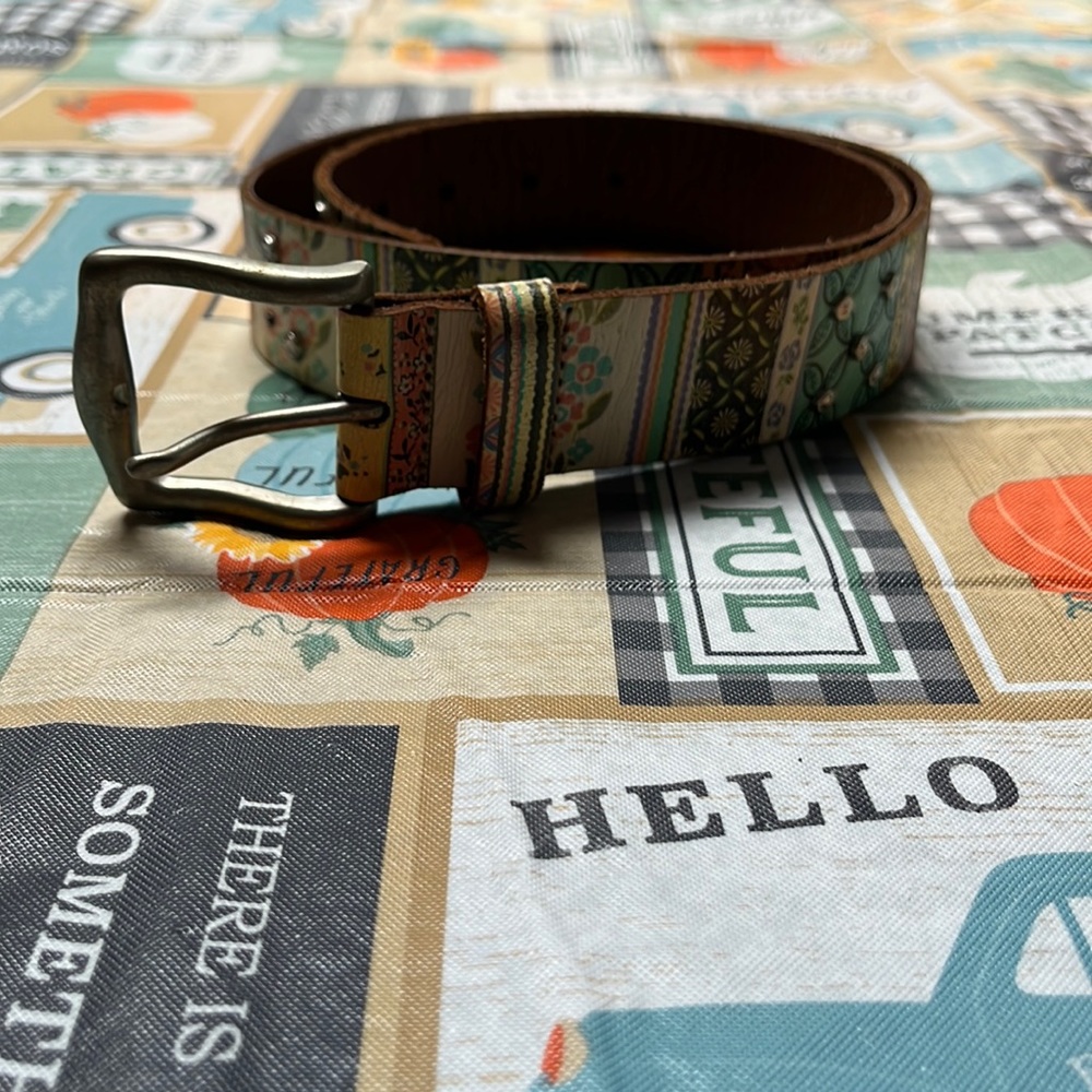 Fossil Women's Genuine Leather Floral Studded Belt Size Small